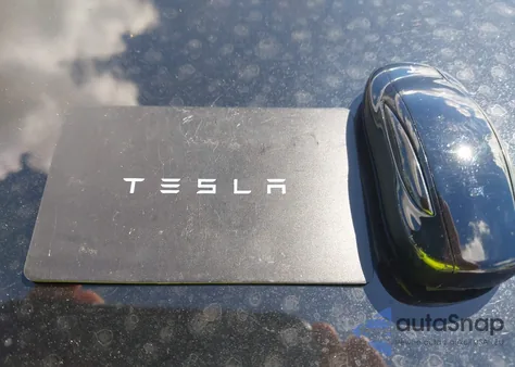 2022 Tesla Model X Plaid Tri Motor All-Wheel Drive from USA, damaged, VIN 7SAXCBE63NF345422